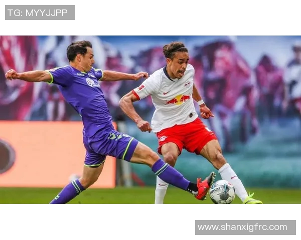 斯图加特主场迎战纽伦堡双方争夺宝贵积分的激烈对决 斯图加特主场迎战纽伦堡双方争夺宝贵积分的激烈对决