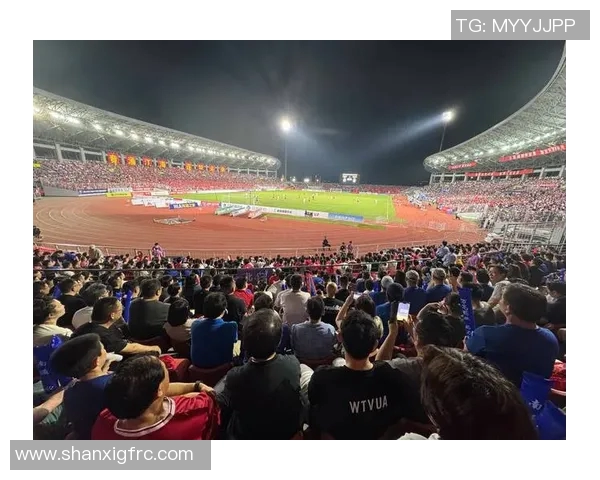 五峰足球比赛直播现场激情四溢球迷齐聚共庆精彩时刻