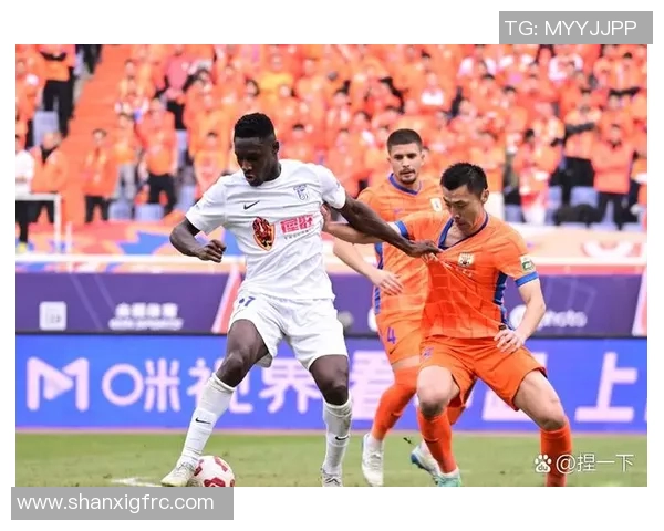 火箭队与雷霆队激战正酣NBA精彩对决引发球迷热议