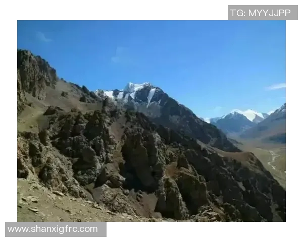 狼塔与鳌太的攀登挑战究竟哪一座更为艰难探讨与比较分析