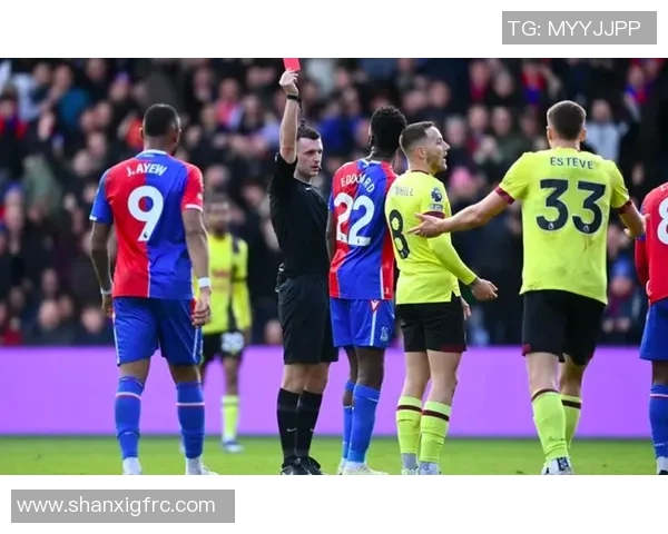 哈德斯费尔德主场迎战切尔西争夺英超宝贵积分之战