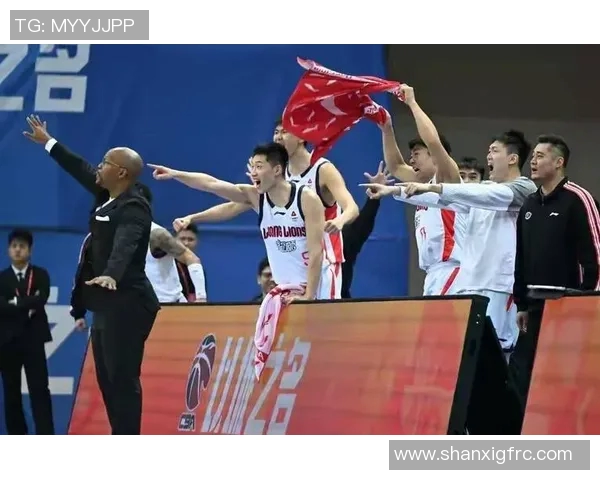 激情对决山东队迎战广州队直播CBA精彩瞬间不容错过